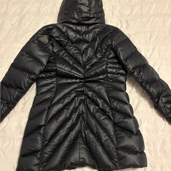 Women's Black Puffer Jacket - Picture 5 of 5